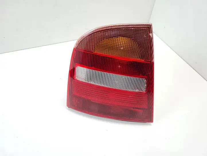 Skoda Octavia Mk1 (1U) (1996 - 2004) 1U6946111 Задний фонарь в кузове — фото 1