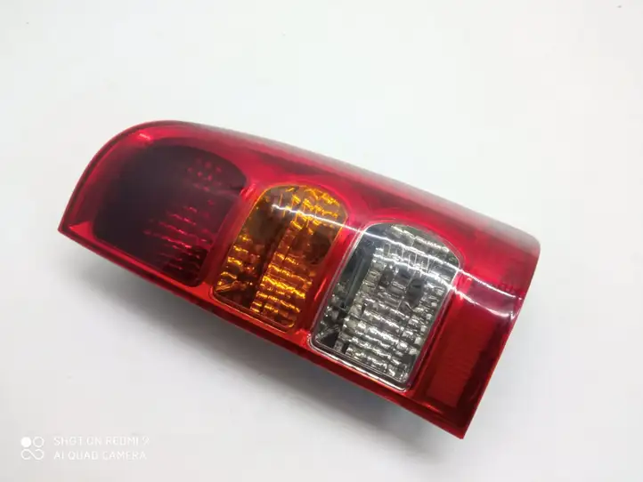 Toyota Hilux (AN10, AN20, AN30) (2004 - 2008) Задний фонарь в кузове — фото 1