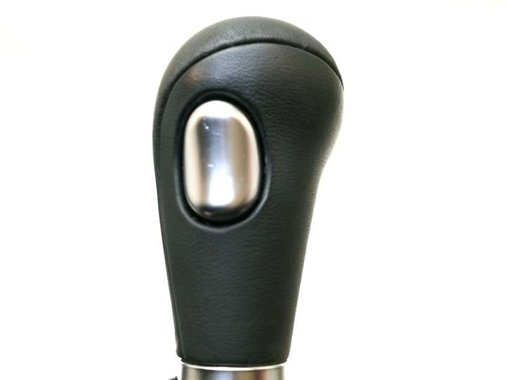 Audi A5 (2007 - 2011)  8K2713139A Отделка рычага переключения передач (кожа, головка)