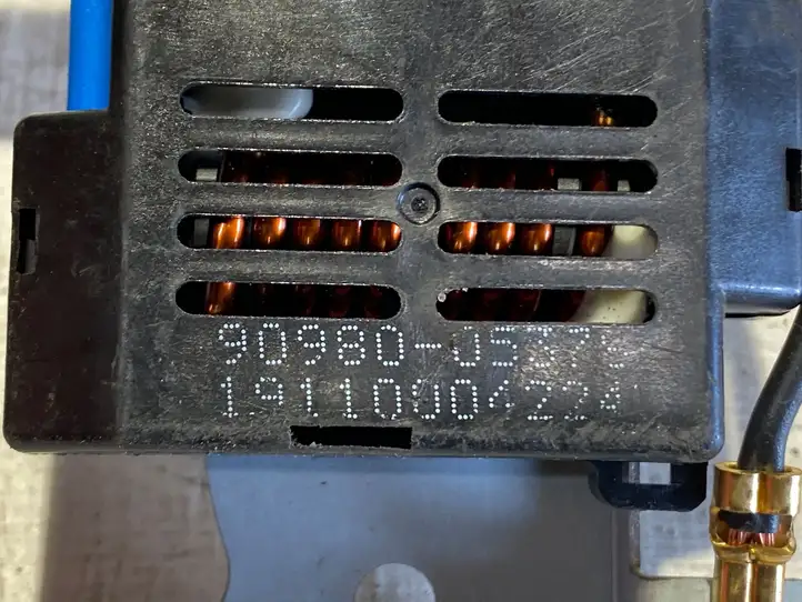 Lexus RX 450H (2015 - 2019) 9098005078 Усилитель антенны — фото 3