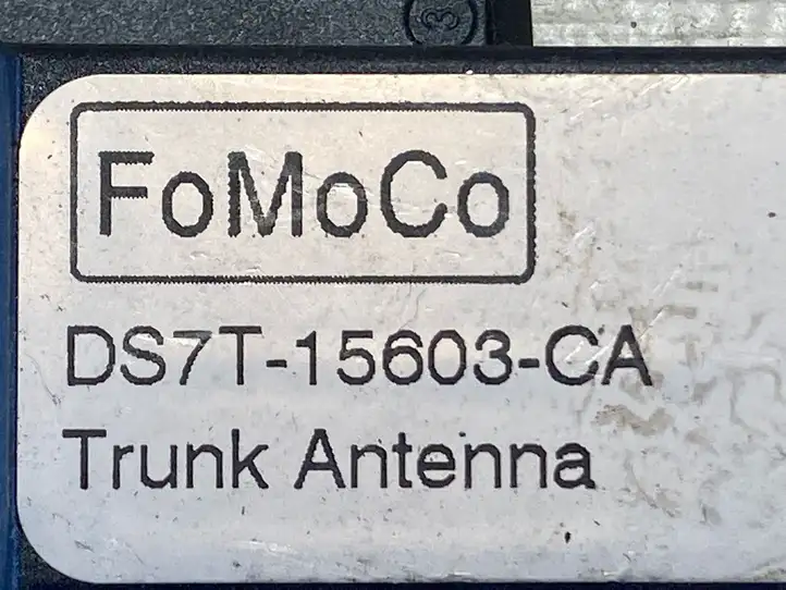 Ford Mustang VI (2015 - ) DS7T15603CA GPS антенна — фото 3
