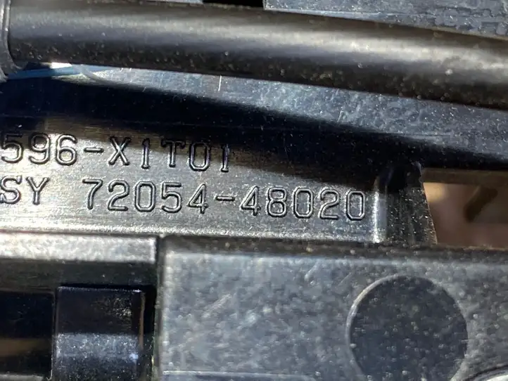 Lexus RX 450H (2012 - 2015) 7205448020 Прочие детали салона — фото 3