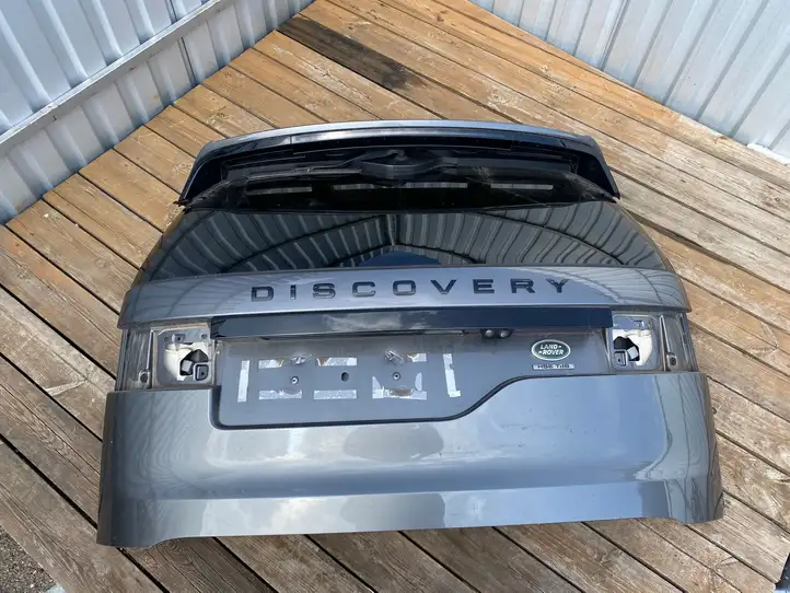 Land Rover Discovery 5 (2016 - ) LR080287 Крышка багажника — фото 1