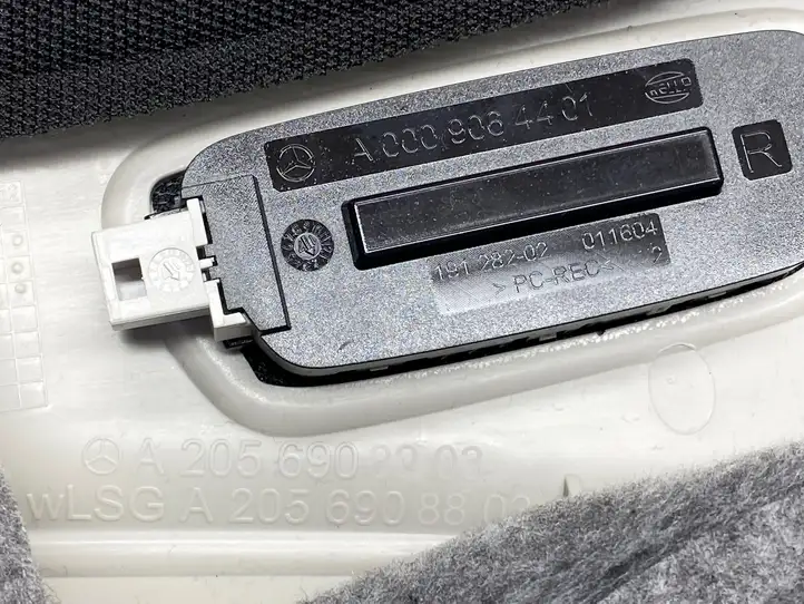 Mercedes-Benz C W205 (2014 - 2021) A2056908903 Верхняя обшивка стойки D — фото 4