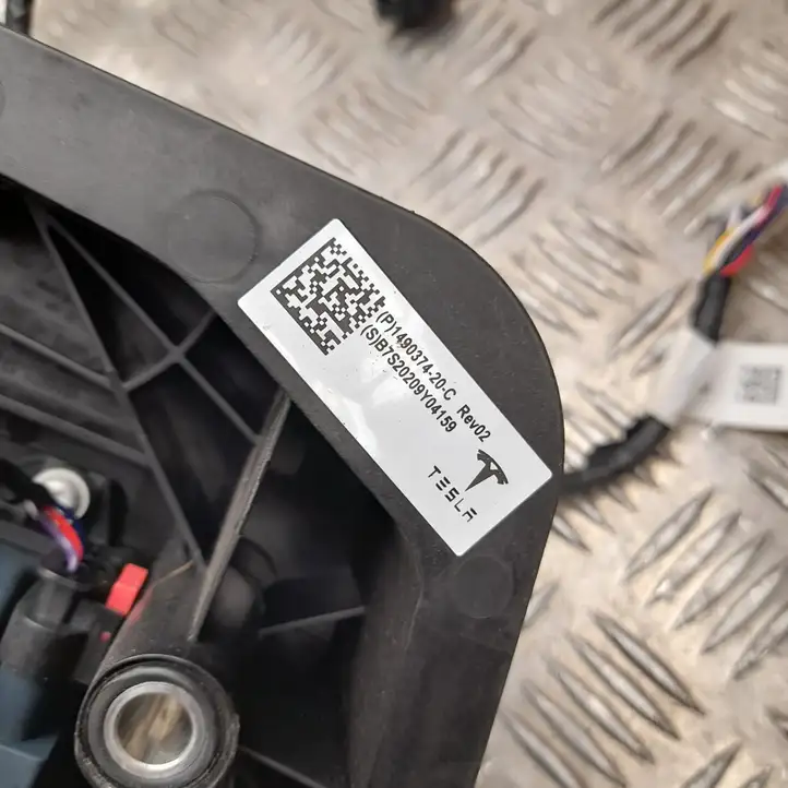 Tesla Model 3 (2017 - 2023) 149037420C Прочие блоки управления — фото 5