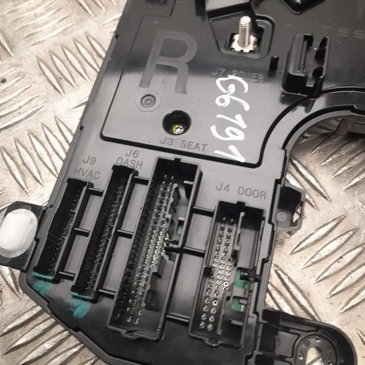 Tesla Model 3 (2017 - 2023) 110034032I Модуль комфорта — фото 2