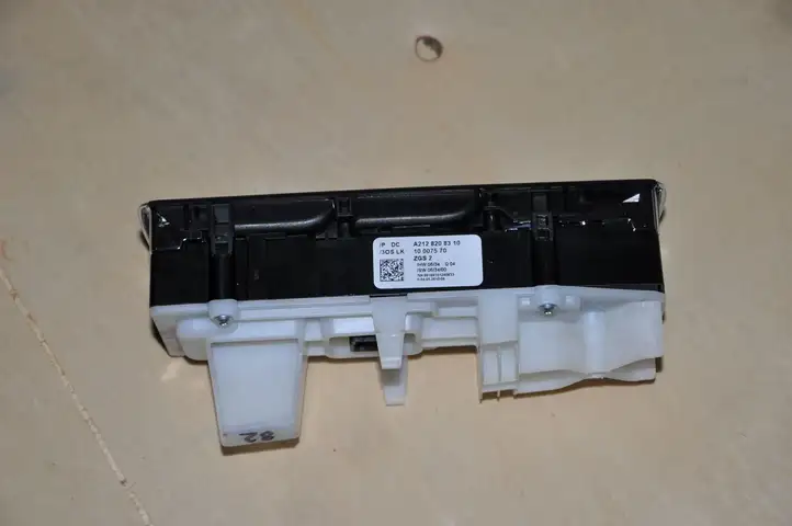 Mercedes-Benz E W212 (2009 - 2016) A2128208310 Блок кнопок стеклоподъемников — фото 2