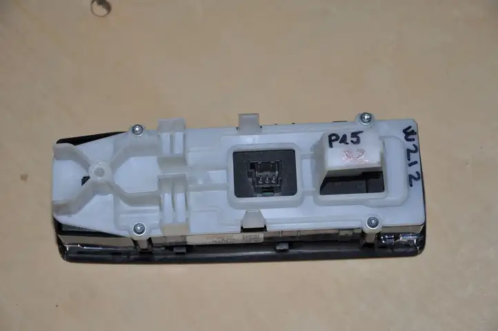 Mercedes-Benz E W212 (2009 - 2016) A2128208310 Блок кнопок стеклоподъемников — фото 4