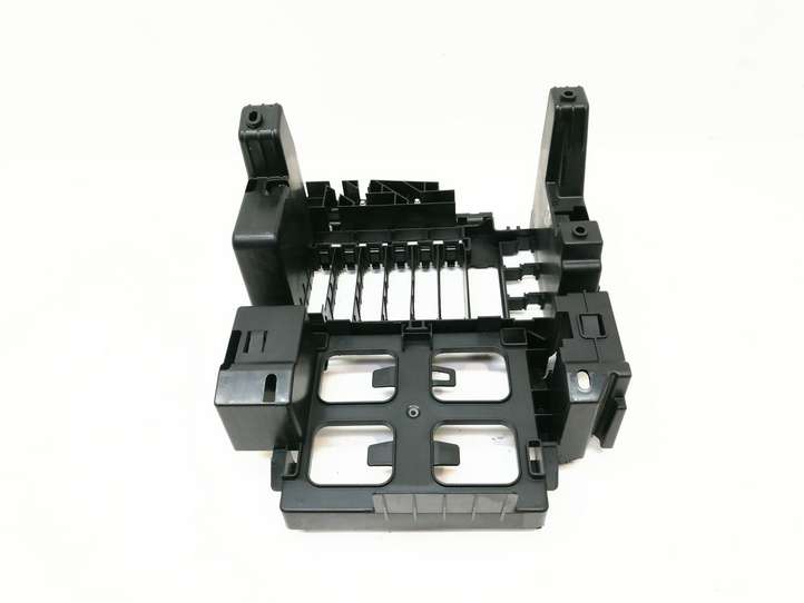 Audi A8 (2010 - 2014)  4H0907348C Крышка ящика предохранителей