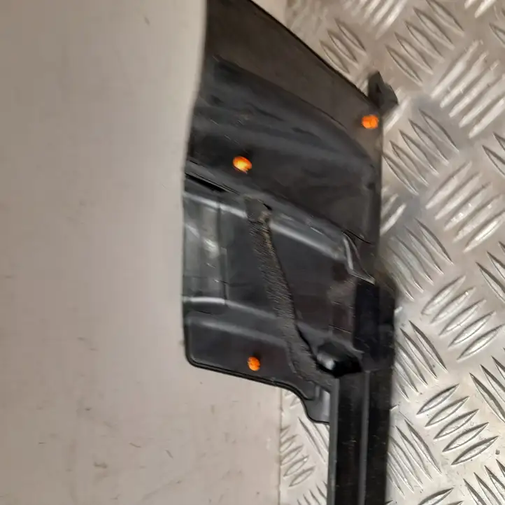 Tesla Model 3 (2017 - 2023) 109050300F Уплотнитель задней двери — фото 2