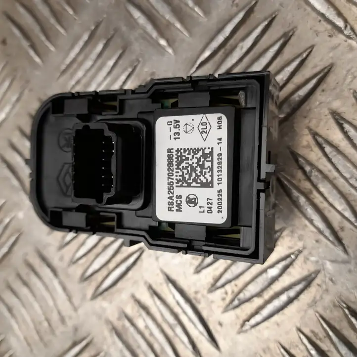 Renault Zoe (2012 - ) 255702886R Кнопка стеклоподъемников — фото 4