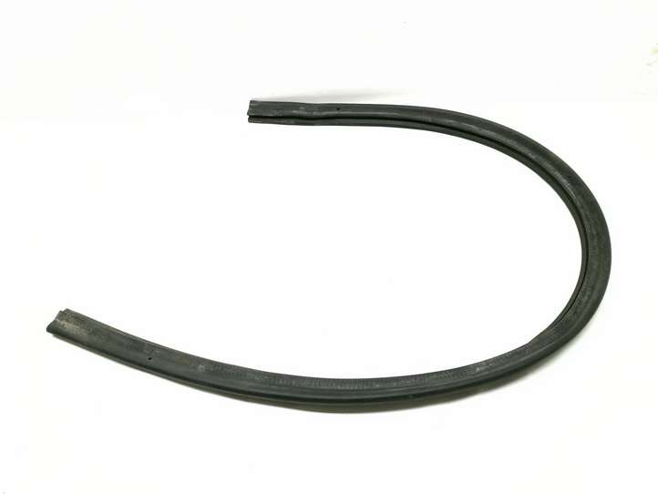 Audi A6 allroad (2006 - 2008)  4F0827723 Уплотнитель моторного отсека