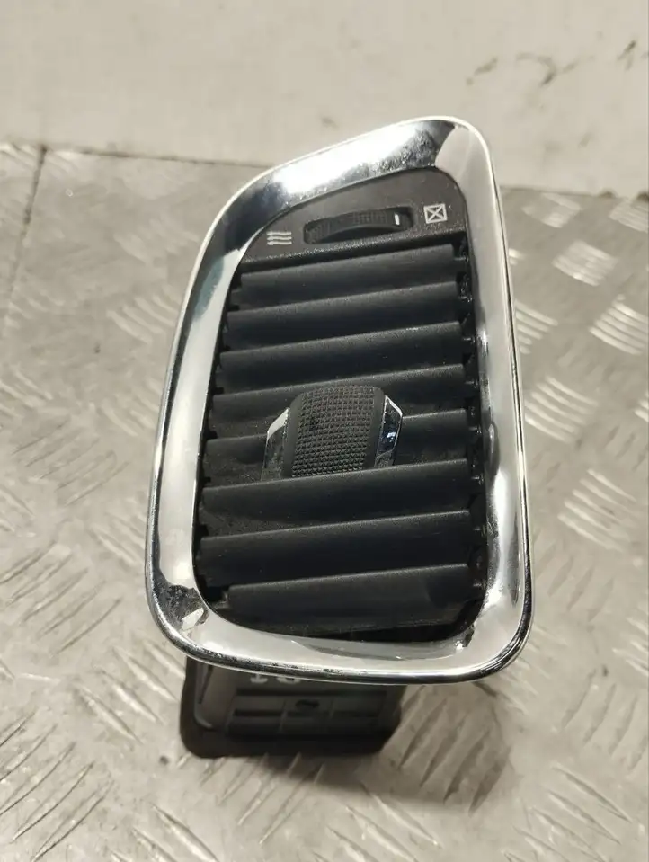 Dodge Durango (2013 - ) X90016800XX Центральный воздушный дефлектор — фото 1