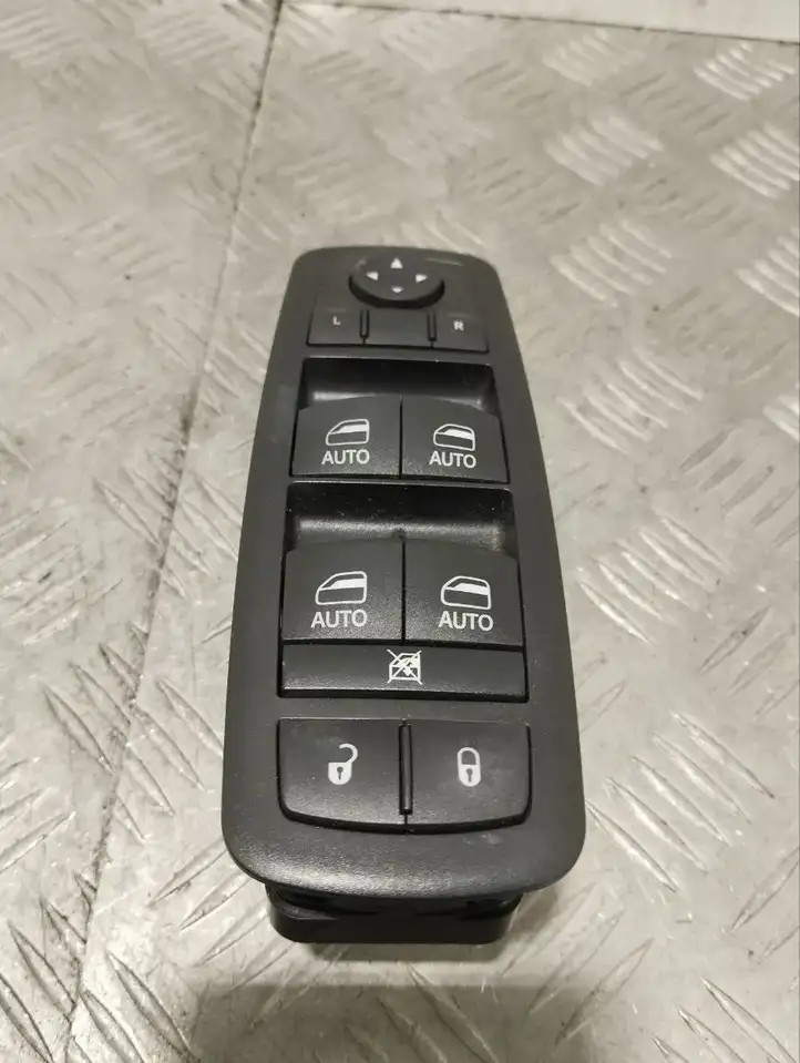 Chrysler Pacifica (2016 - ) 68234087AC Кнопка стеклоподъемников — фото 1