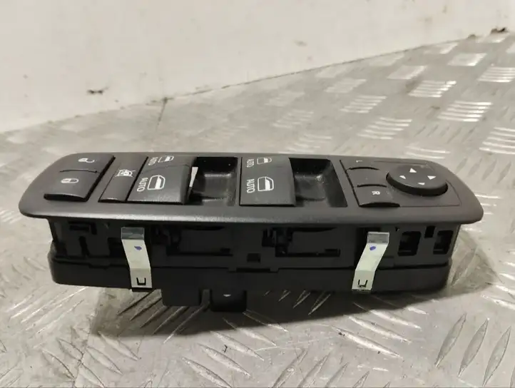 Chrysler Pacifica (2016 - ) 68234087AC Кнопка стеклоподъемников — фото 6