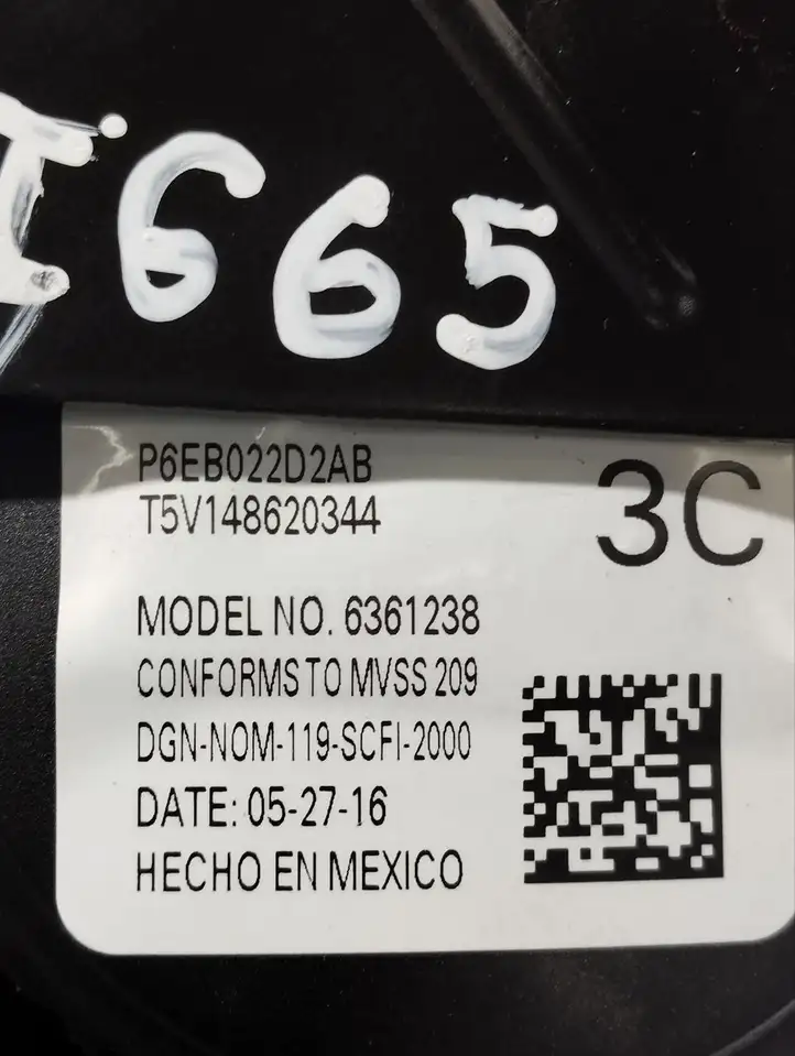 Chrysler Pacifica (2016 - ) P6EB022D2AB Задний ремень безопасности — фото 6