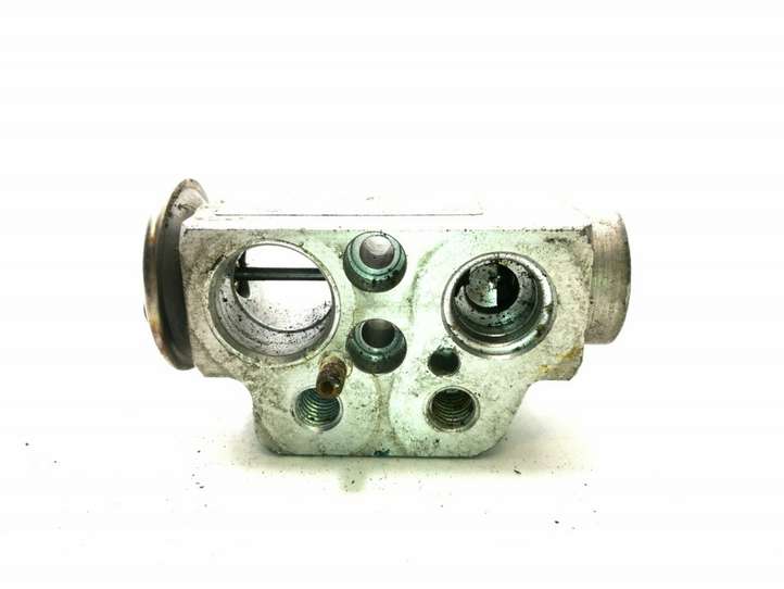 Volkswagen Touareg I (2002 - 2010)  7L0820679A Клапан расширительный