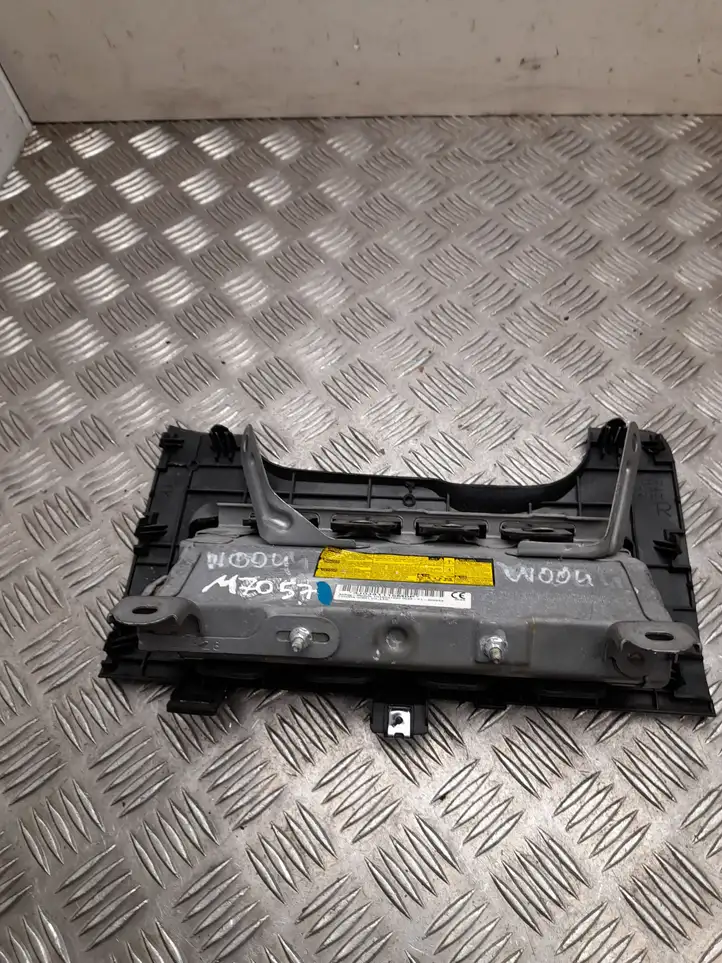 Toyota Yaris (2014 - 2019) TG10D01003 Коленная подушка безопасности — фото 7