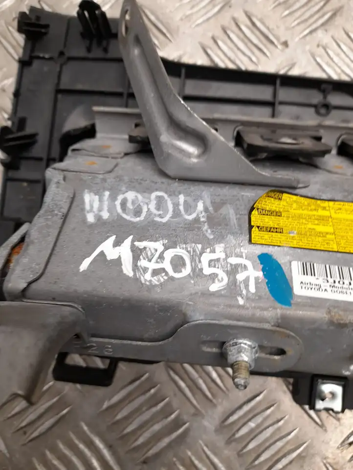 Toyota Yaris (2014 - 2019) TG10D01003 Коленная подушка безопасности — фото 8