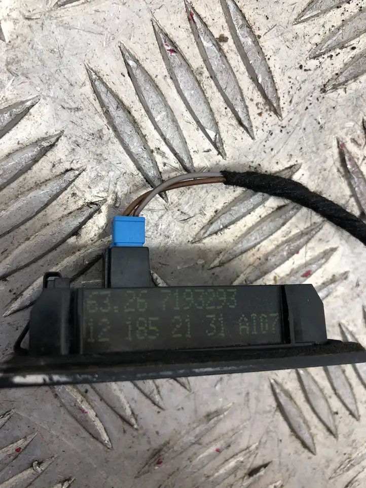 BMW 3 F30 F35 F31 (2012 - 2018) 7193293 Подсветка номера — фото 6