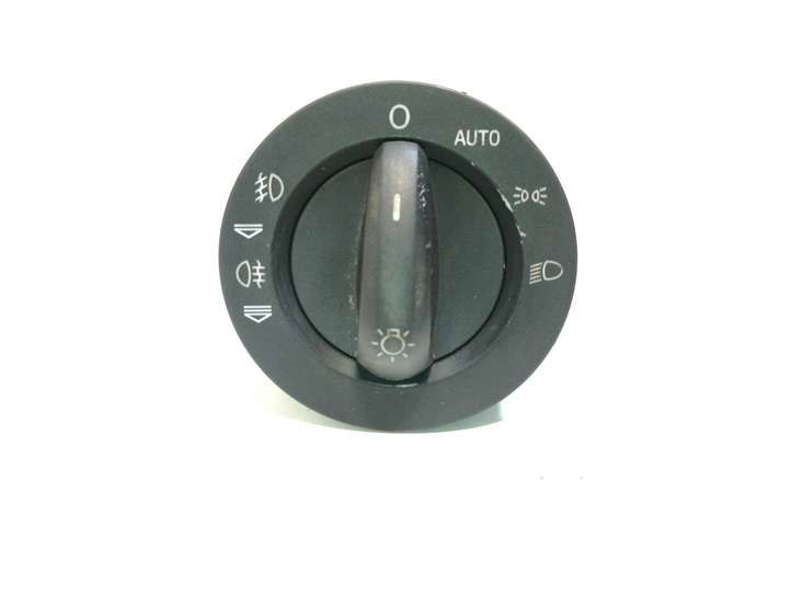 Audi A6 allroad (2006 - 2008)  4F2941531D Включатель фонарей