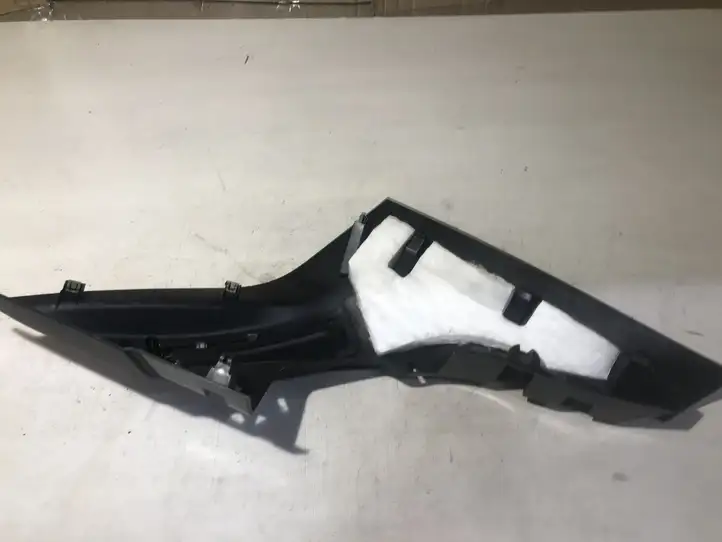 Volvo XC90 (2014 - 2019) 31479365 Накладка ремня безопасности — фото 2