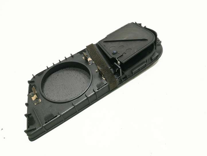 Audi A4 (2004 - 2009)  8H0819793A Отделка бокового динамика