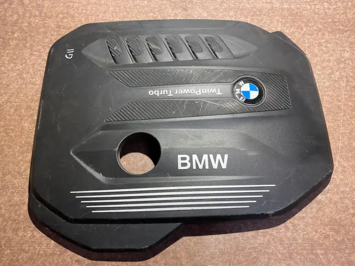 BMW 7 G11 G12 (2015 - 2022) 8571320 Крышка двигателя декоративная — фото 1