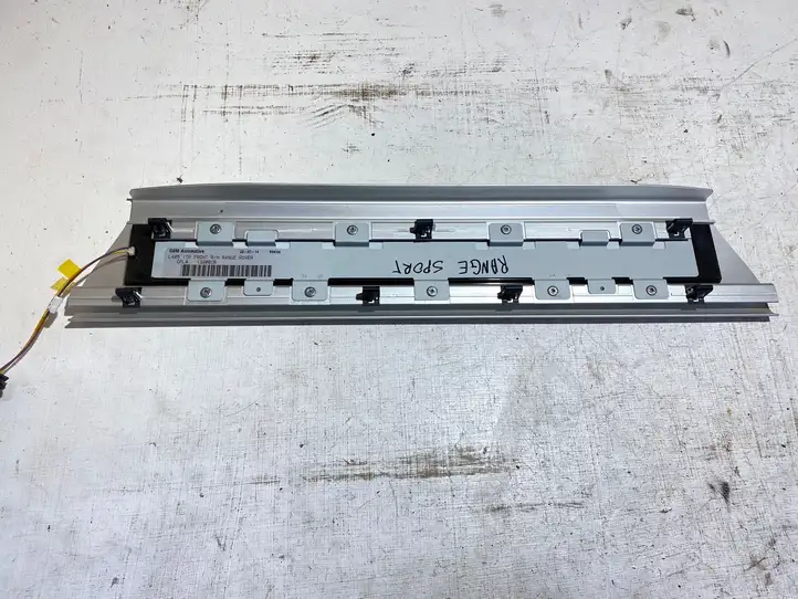 Land Rover Range Rover Sport L494 (2013 - 2017) CPLA13200CB Внутренняя отделка переднего порога — фото 2