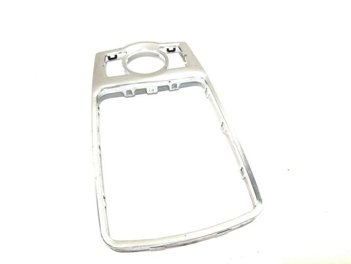 Audi A6 (2004 - 2008)  4F0864260AA Отделка рычага переключения передач (кожа, головка)