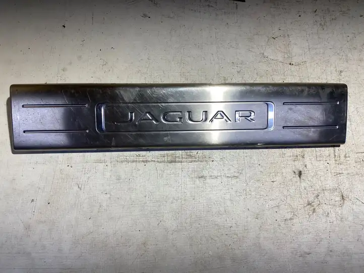 Jaguar XJ X351 (2009 - 2019) AW9313201 Внутренняя отделка переднего порога — фото 1