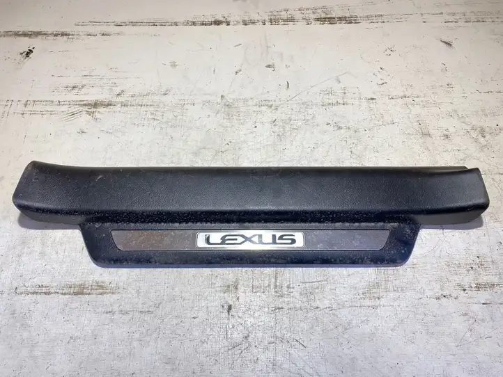 Lexus RX 450H (2012 - 2015) 6792048070 Внутренняя отделка переднего порога — фото 1