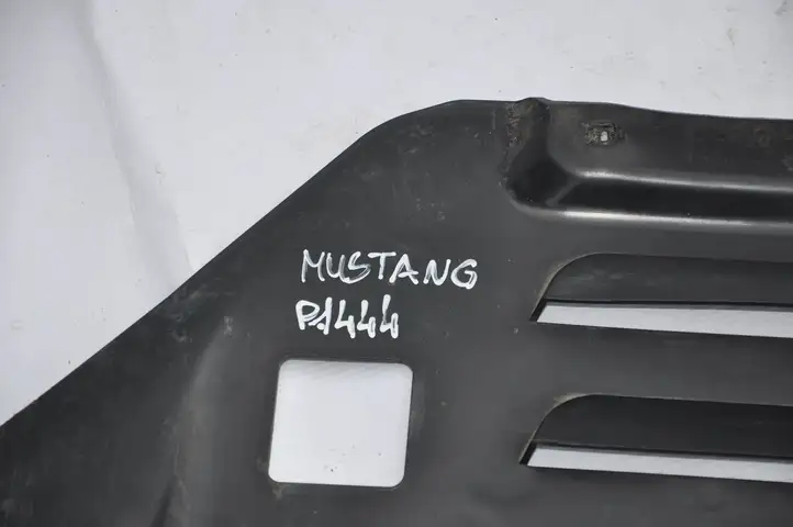 Ford Mustang VI (2015 - ) FR3B6P013AD Защита двигателя — фото 3