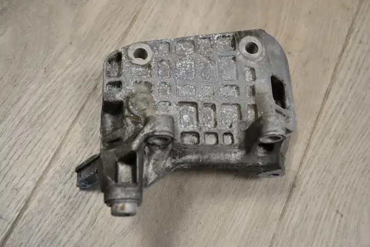 Audi A6 C7 (2011 - 2014) 059903143AJ Кронштейн охладителя EGR — фото 2
