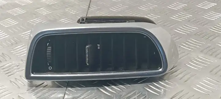 Porsche Cayenne (92A) (2011 - 2017) 7P5819727A Центральный воздушный дефлектор — фото 1