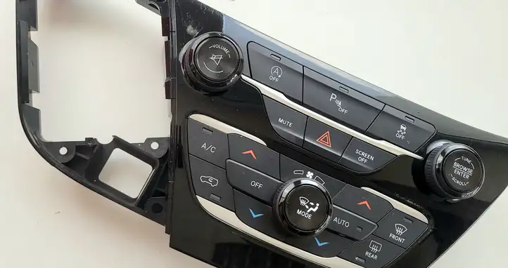 Chrysler Pacifica (2016 - ) p6ev471x8ab Кнопка кондиционера — фото 3