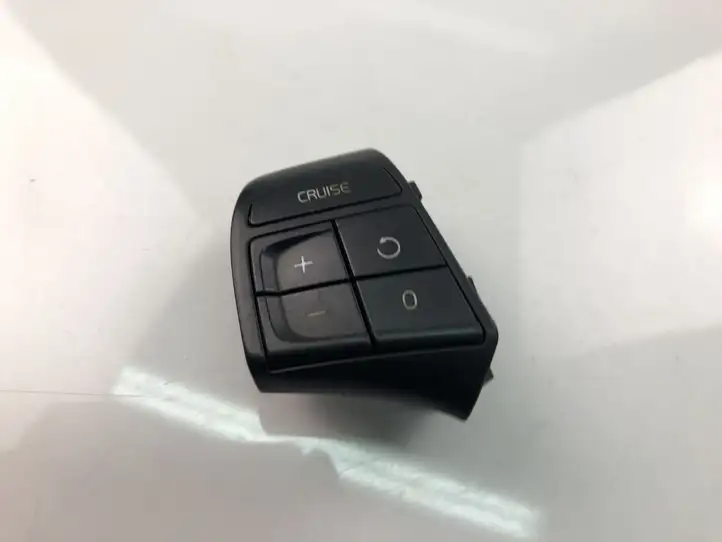 Volvo XC60 (2008 - 2013) 31295468 Кнопки на рулевом колесе — фото 2