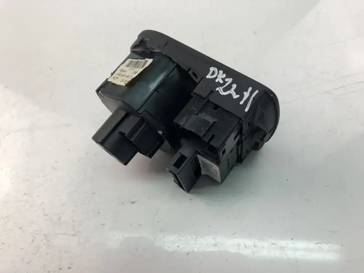 Audi A3/S3 8P (2008 - 2013) 8P1941531Q Включатель фонарей — фото 4