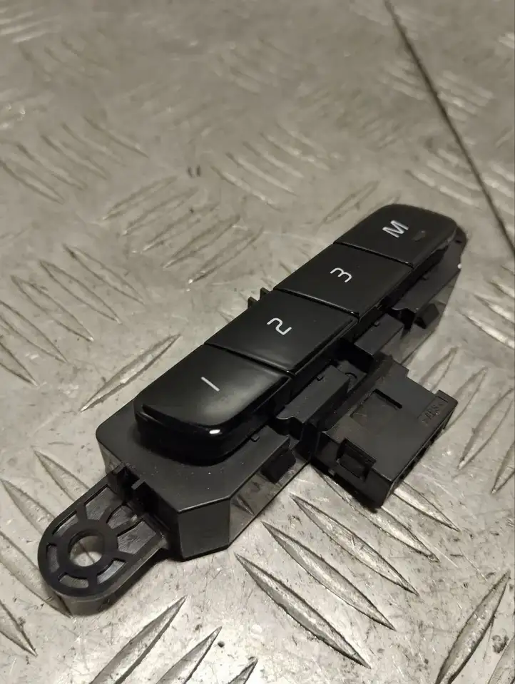 Volvo XC90 (2019 - ) 31376461 Включатель (включатели) памяти — фото 4