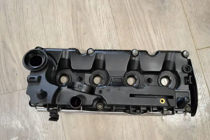 Volkswagen PASSAT B8 (2015 - ) 04L103475 Крышка головки блока цилиндров — фото 3