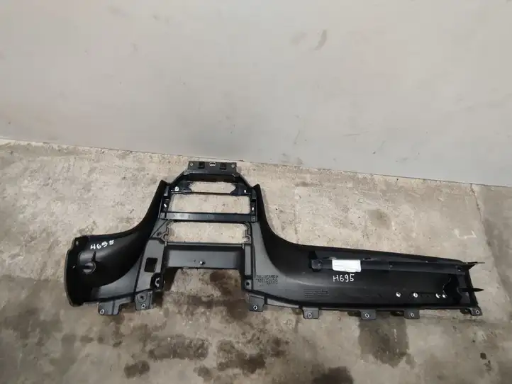 Maserati GranTurismo (2007 - 2019) 374358 Нижняя отделка панели приборов — фото 9