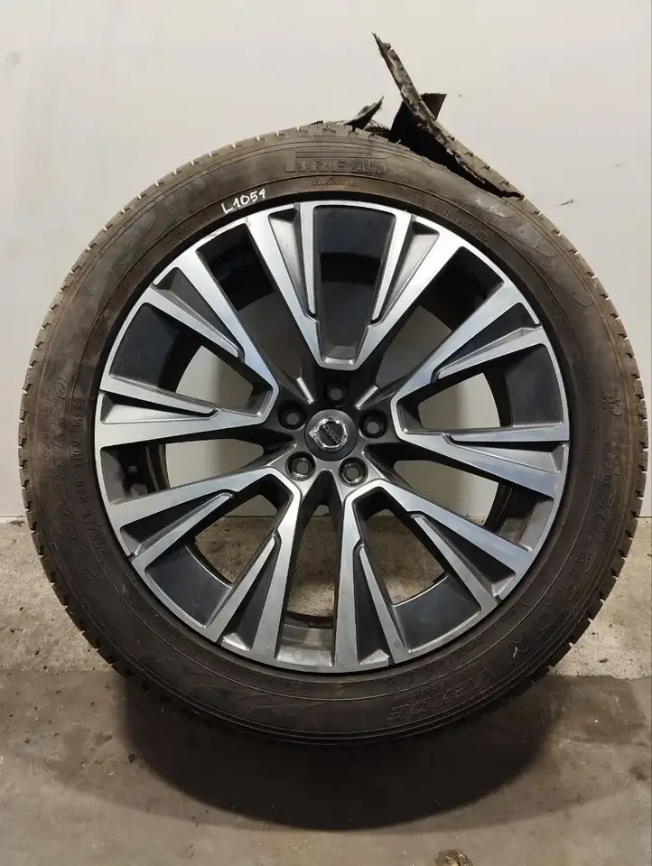 Volvo XC90 (2019 - ) 32243456 Легкосплавный колесный диск R20 — фото 1