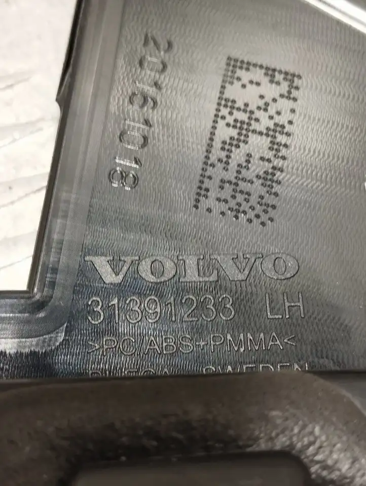 Volvo S90, V90 (2016 - 2020) 31391233 Накладка стекла задней двери — фото 4
