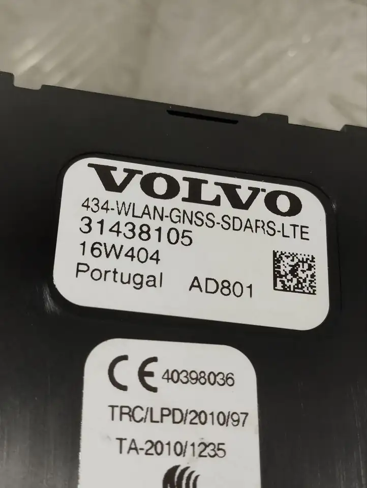 Volvo S90, V90 (2016 - 2020) 31438105 GPS антенна — фото 4