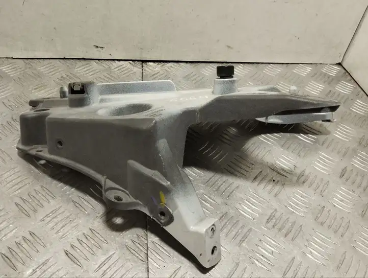 Volvo S90, V90 (2016 - 2020) 31378985 Крепление крыла — фото 3