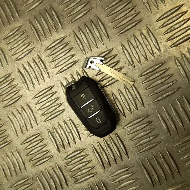 Peugeot 3008 II (2016 - 2023) 9842681480 Ключ зажигания — фото 4
