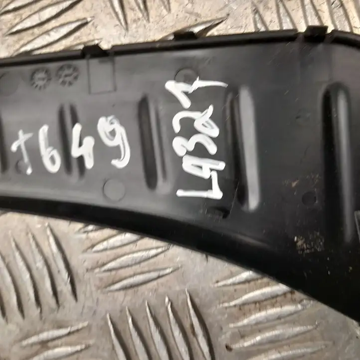 Tesla Model S (2012 - 2016) 102521100D Отделка переднего порога — фото 3