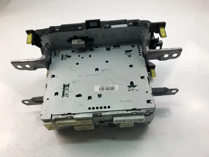 Toyota Yaris (2009 - 2012) 861400D010 Блок Hi-Fi аудиосистемы — фото 4
