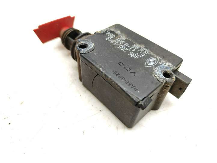 BMW X3 E83 (2003 - 2010)  67118381584 Привод замка задней двери