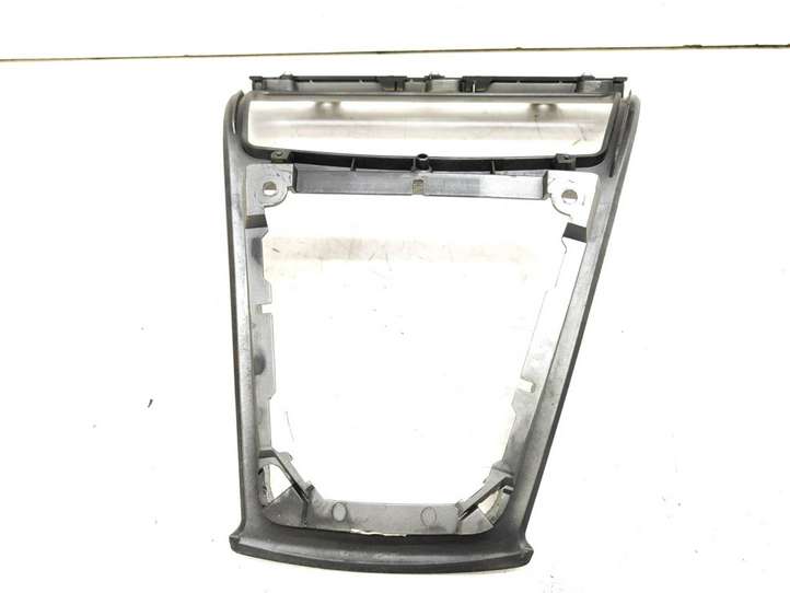 BMW X3 E83 (2003 - 2010)  3411708 Рамка рычага переключения передач